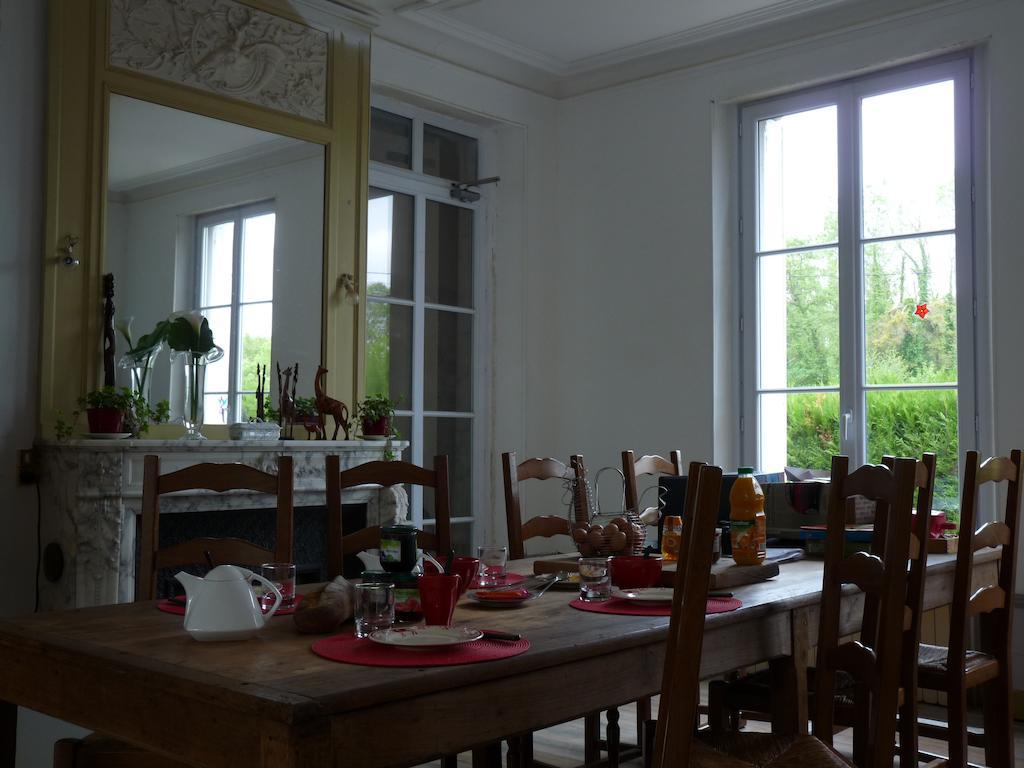 Bed and Breakfast Le Betrot Estissac Esterno foto