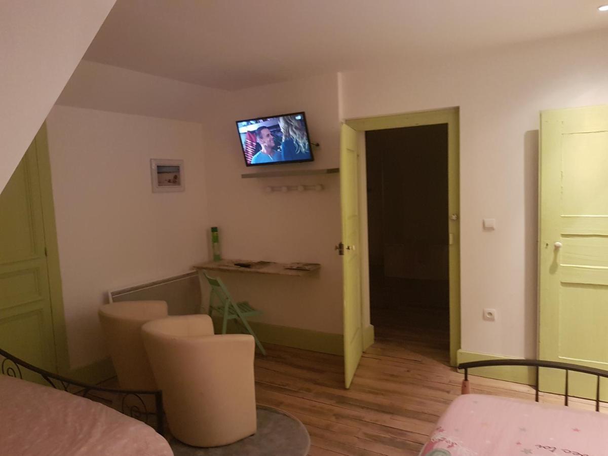 Bed and Breakfast Le Betrot Estissac Esterno foto