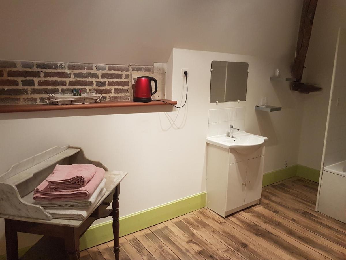 Bed and Breakfast Le Betrot Estissac Esterno foto