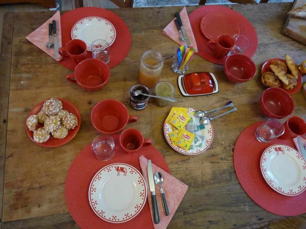 Bed and Breakfast Le Betrot Estissac Esterno foto