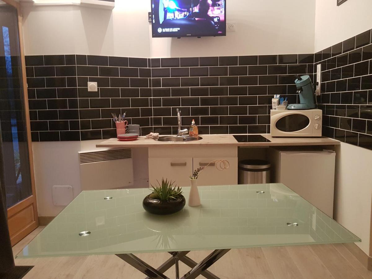 Bed and Breakfast Le Betrot Estissac Esterno foto