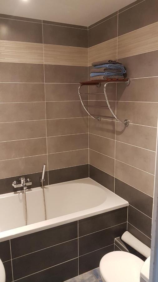 Bed and Breakfast Le Betrot Estissac Esterno foto