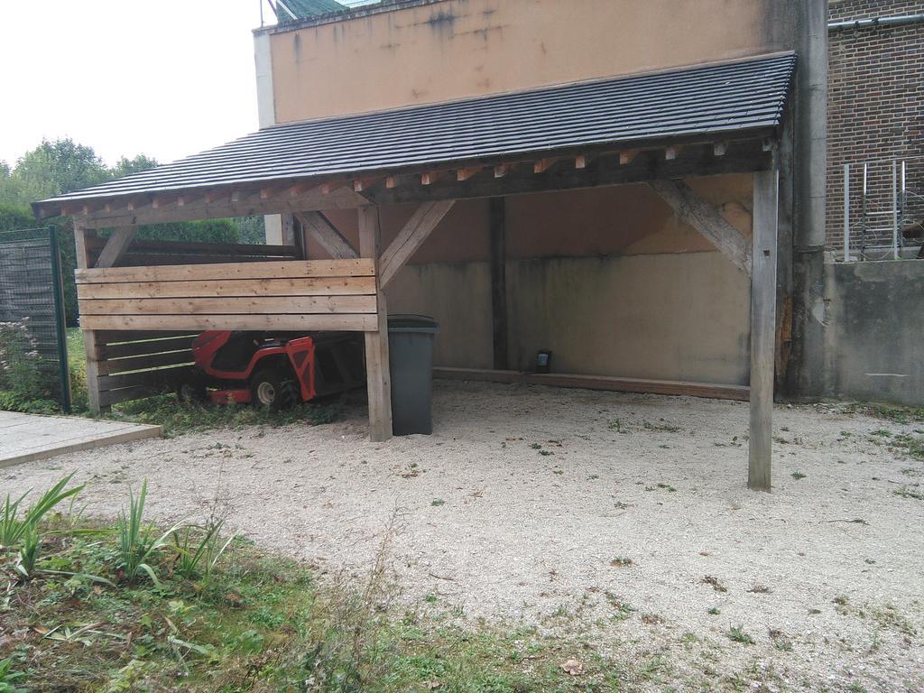 Bed and Breakfast Le Betrot Estissac Esterno foto